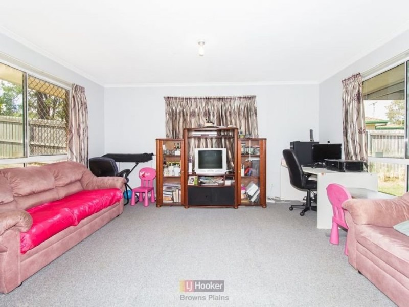 8 Marsala Ct, Kingston QLD 4114