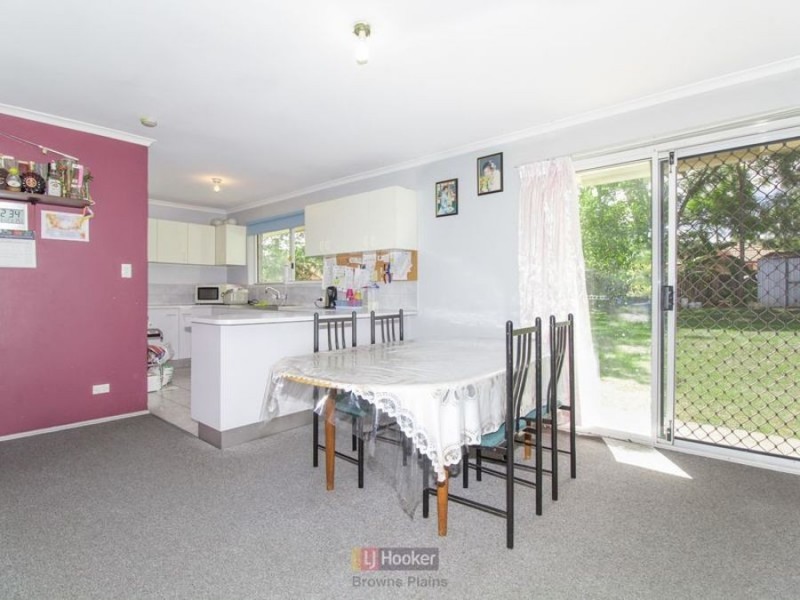 8 Marsala Ct, Kingston QLD 4114
