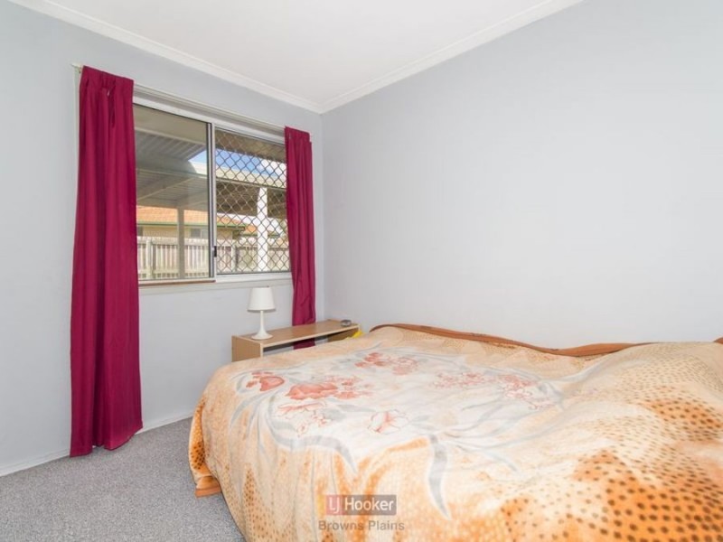 8 Marsala Ct, Kingston QLD 4114