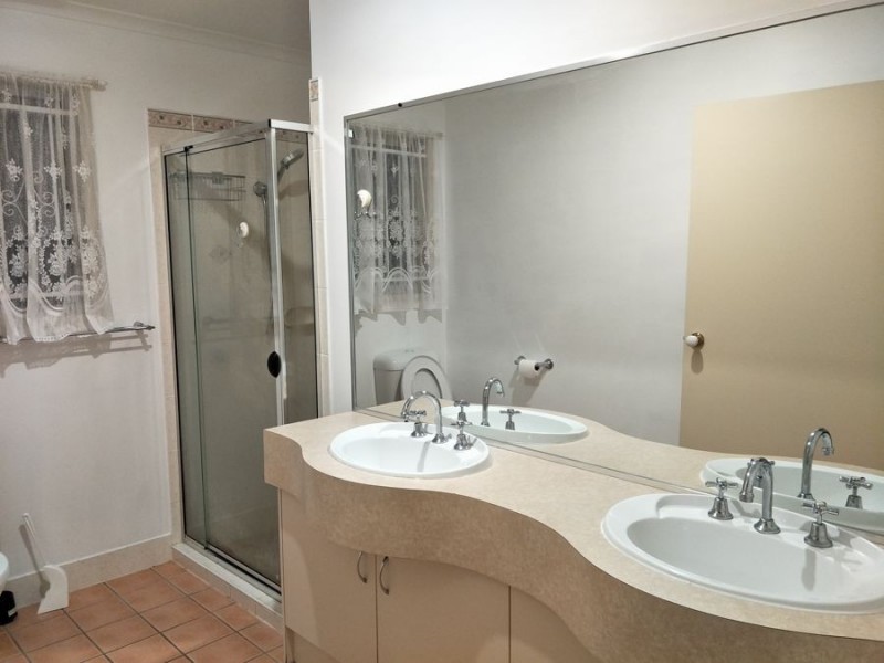 137 Glenfield St, Parkinson QLD 4115