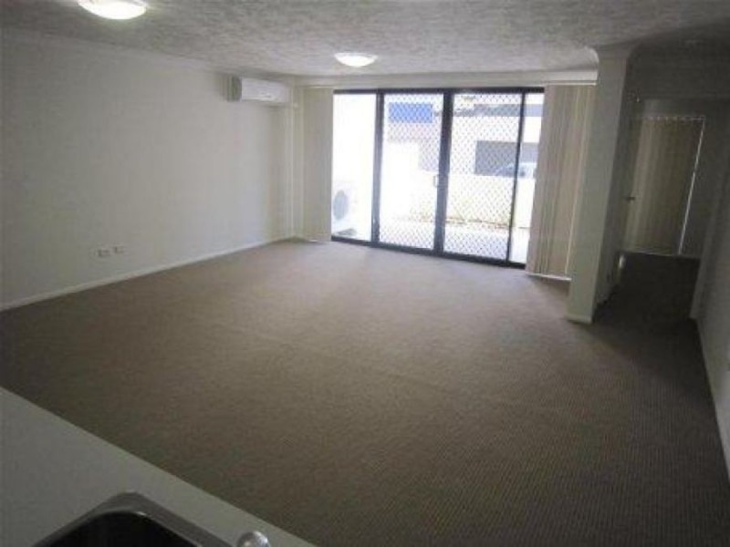 2V 35 hamilton road, Moorooka QLD 4105