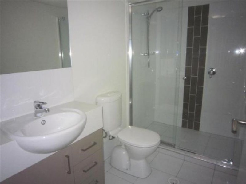 2V 35 hamilton road, Moorooka QLD 4105