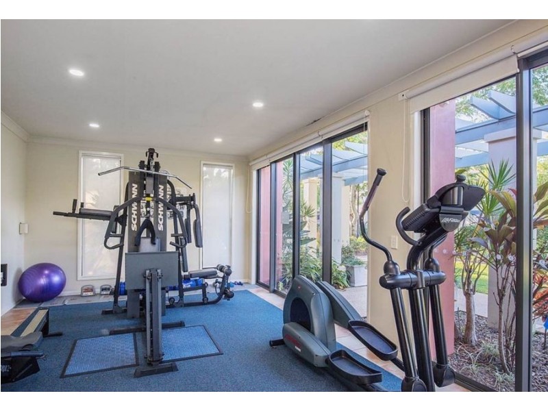 1072/1 The Cove Cres, Carrara QLD 4211