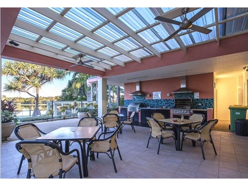 1072/1 The Cove Cres, Carrara QLD 4211