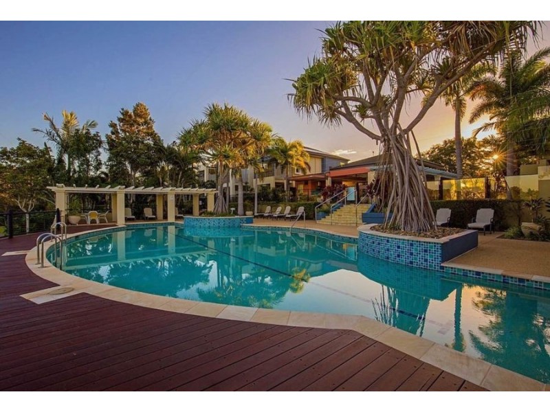 1072/1 The Cove Cres, Carrara QLD 4211