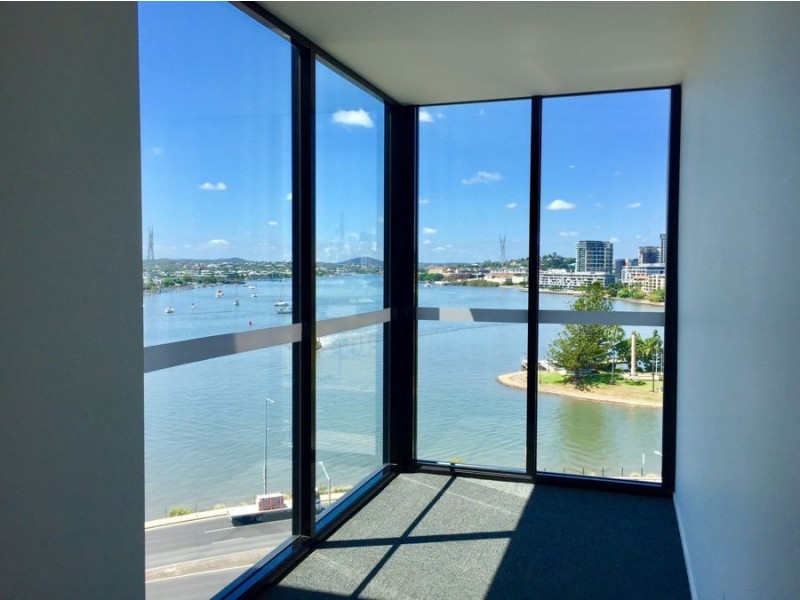 U402 8 Hunt Street, Hamilton QLD 4007