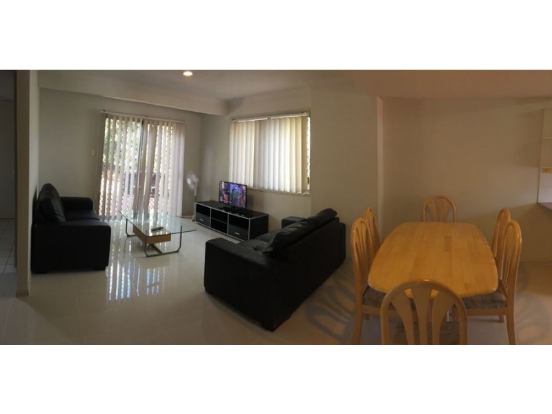 9 Lawrence Close, Robertson QLD 4109