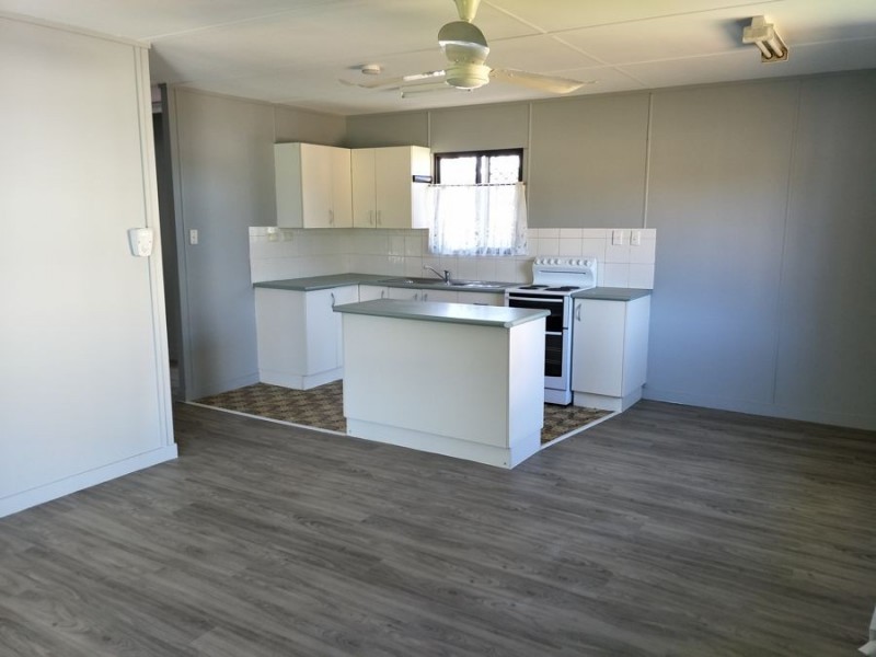 8 Anders St, Slacks Creek QLD 4127