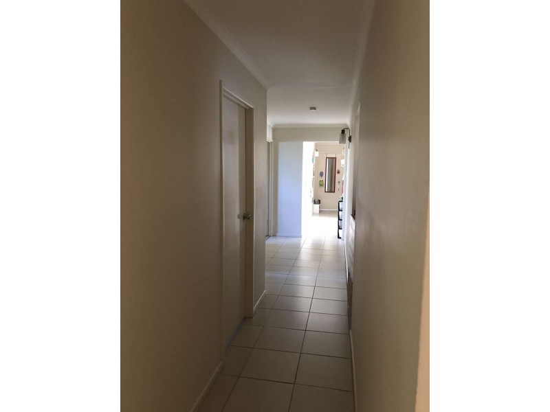 456 Mains Rd, Macgregor QLD 4109