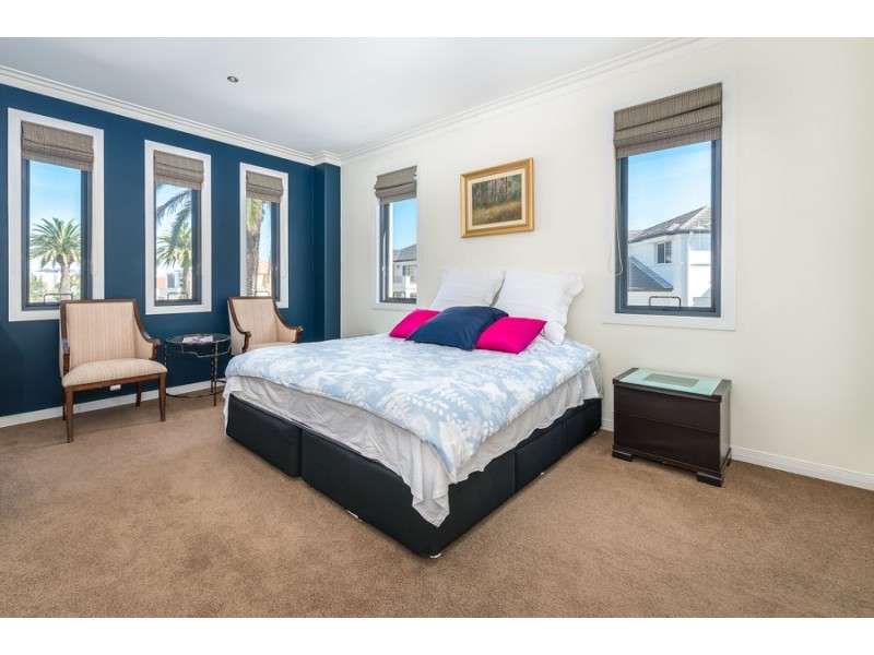 51 KING CHARLES DRIVE, Paradise Point QLD 4216