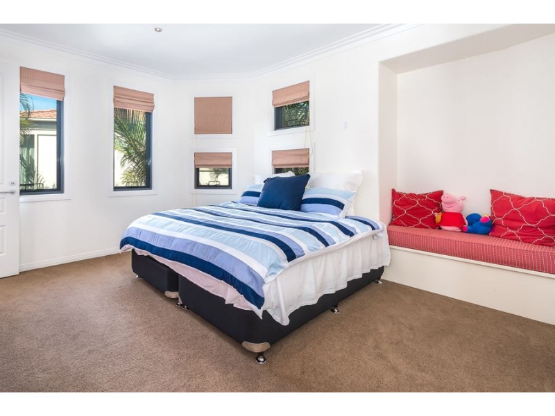 51 KING CHARLES DRIVE, Paradise Point QLD 4216