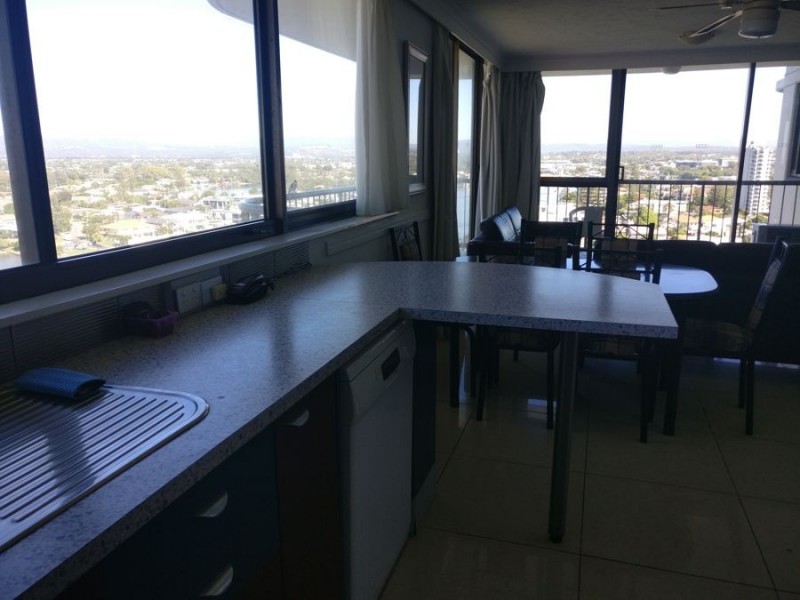 56 43 enderley avenue, Surfers Paradise QLD 4217