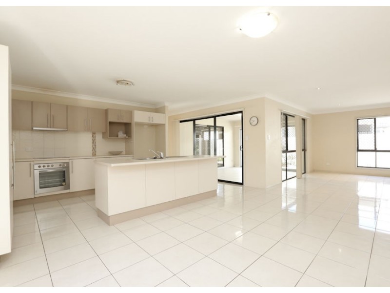 19 Gippsland Place, Calamvale QLD 4116