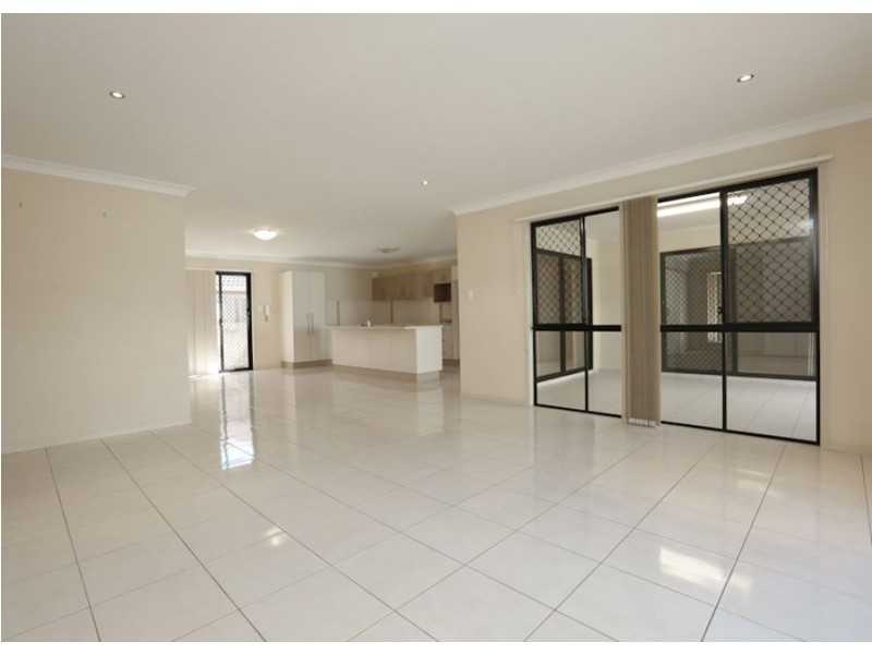 19 Gippsland Place, Calamvale QLD 4116