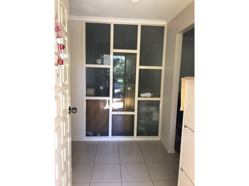 456 Mains Rd, Macgregor QLD 4109