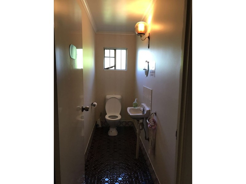 456 Mains Rd, Macgregor QLD 4109