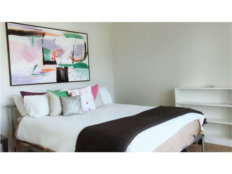 2 St Kevins Avenue, Benowa QLD 4217