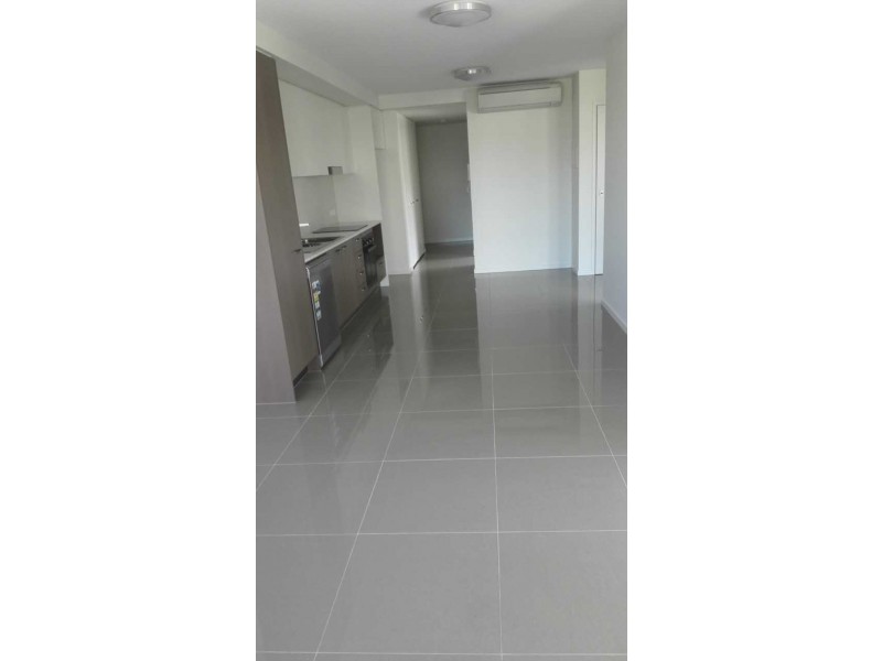 22 lather st, Southport QLD 4215