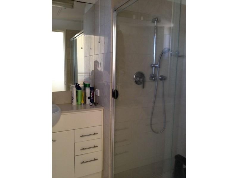 22 lather st, Southport QLD 4215