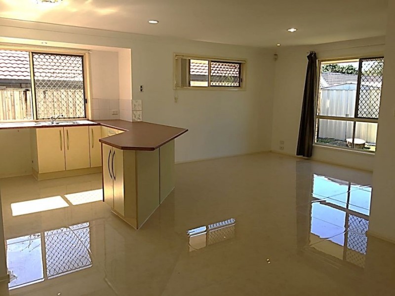 4 Livingstone Place, Kuraby QLD 4112