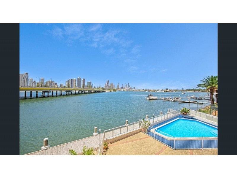 6 77 Brighton Parade, Southport QLD 4215