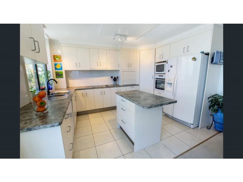 6 77 Brighton Parade, Southport QLD 4215