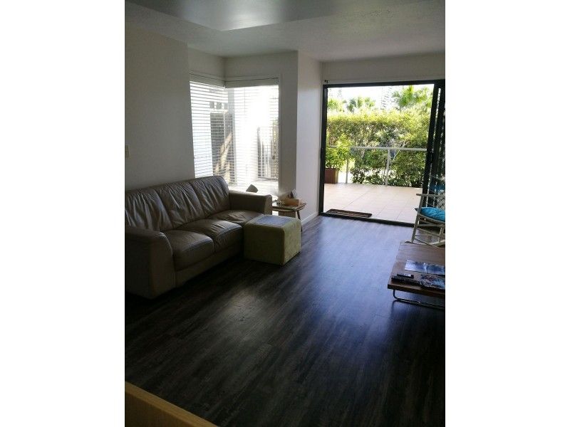 28/10 Grand Pde, Kawana Island QLD 4575