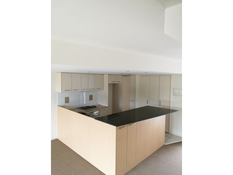 28/10 Grand Pde, Kawana Island QLD 4575