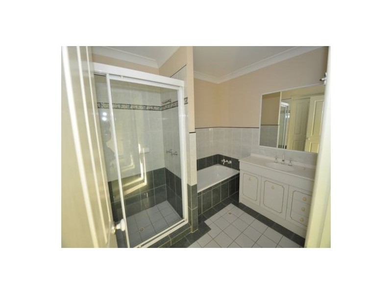 580 Seventeen Mile Rocks Rd, Sinnamon Park QLD 4073