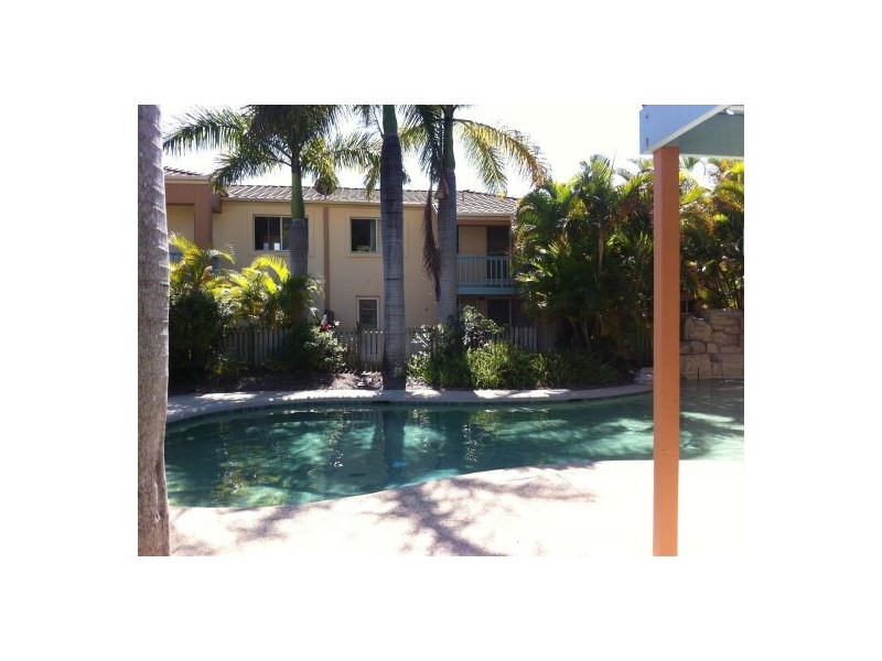 1 Warbler Pde, Varsity Lakes QLD 4227