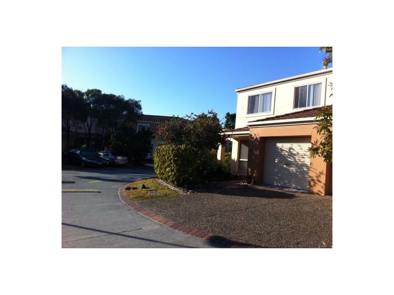 *1 Warbler Parade, Varsity Lakes QLD 4227