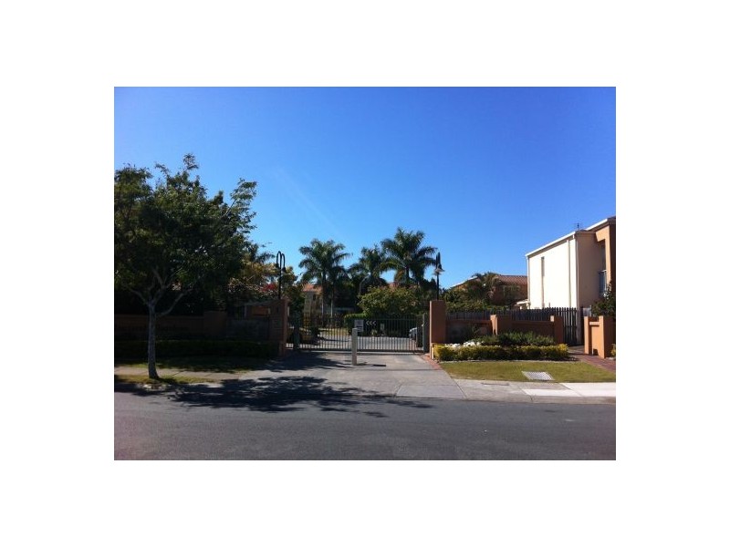 *1 Warbler Parade, Varsity Lakes QLD 4227