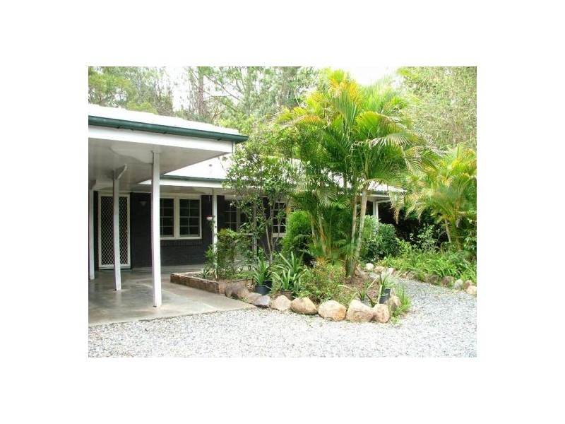 703 Moggill Rd, Chapel Hill QLD 4069