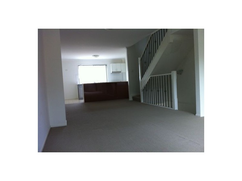 21/11 Portia St, Kingston QLD 4114