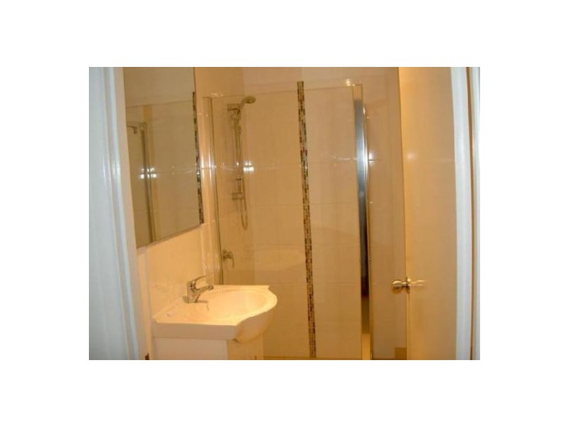 21/11 Portia St, Kingston QLD 4114