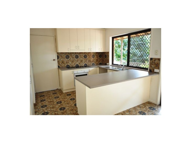 114 Mt Ommaney Dr, Jindalee QLD 4074