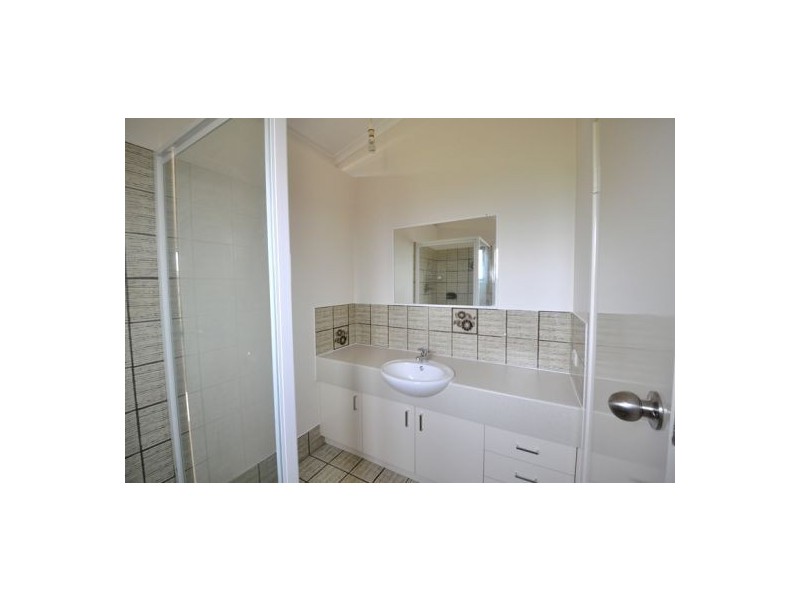 114 Mt Ommaney Dr, Jindalee QLD 4074