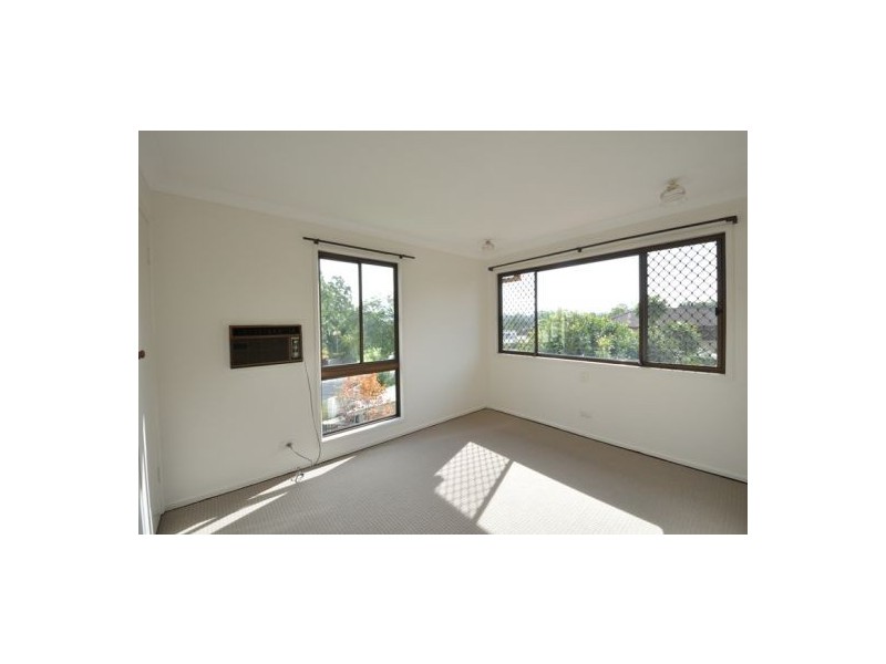 114 Mt Ommaney Dr, Jindalee QLD 4074