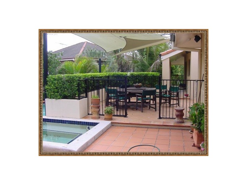 9 Hopetoun Close, Carindale QLD 4152