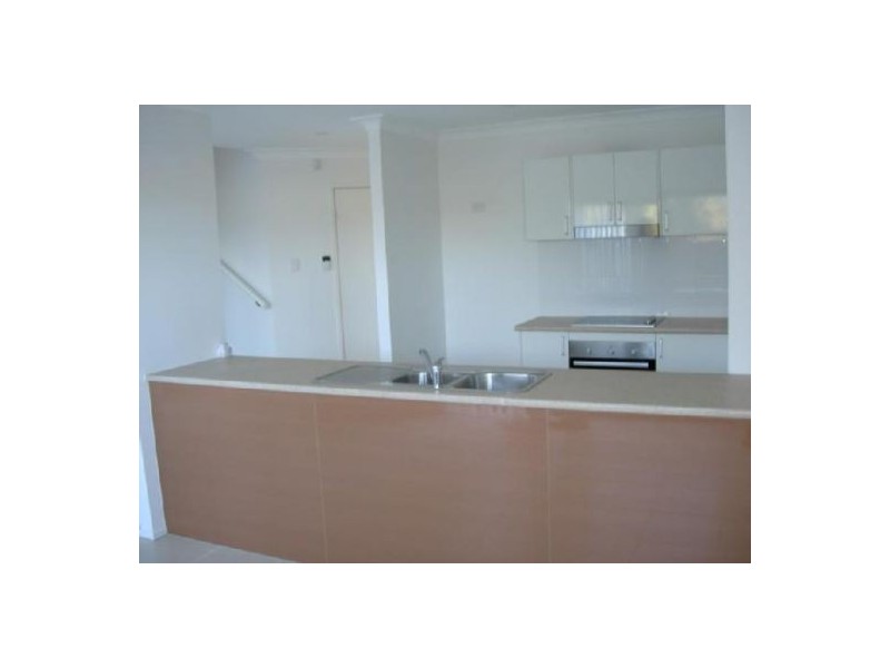 28/11 Portia St, Kingston QLD 4114