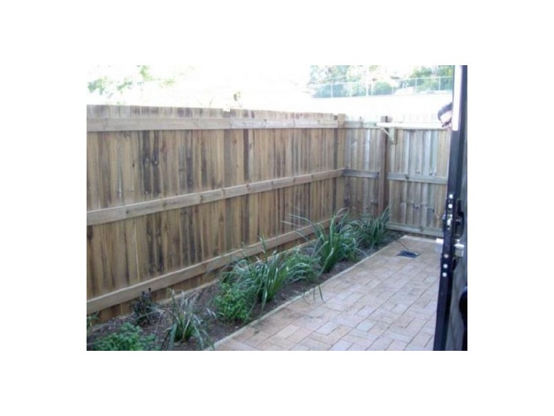 28/11 Portia St, Kingston QLD 4114