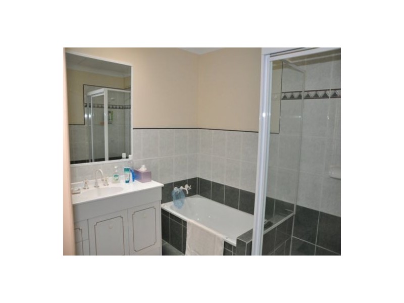 580 Seventeen Mile Rocks Road, Sinnamon Park QLD 4073