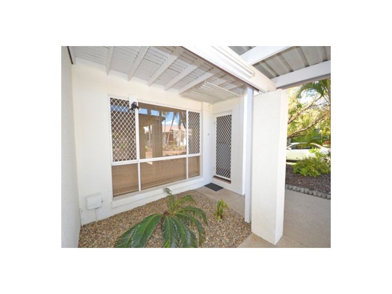 21 2 St Kevins Avenue, Benowa QLD 4217
