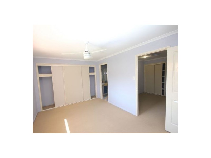 215 Creek Rd, Mount Gravatt East QLD 4122