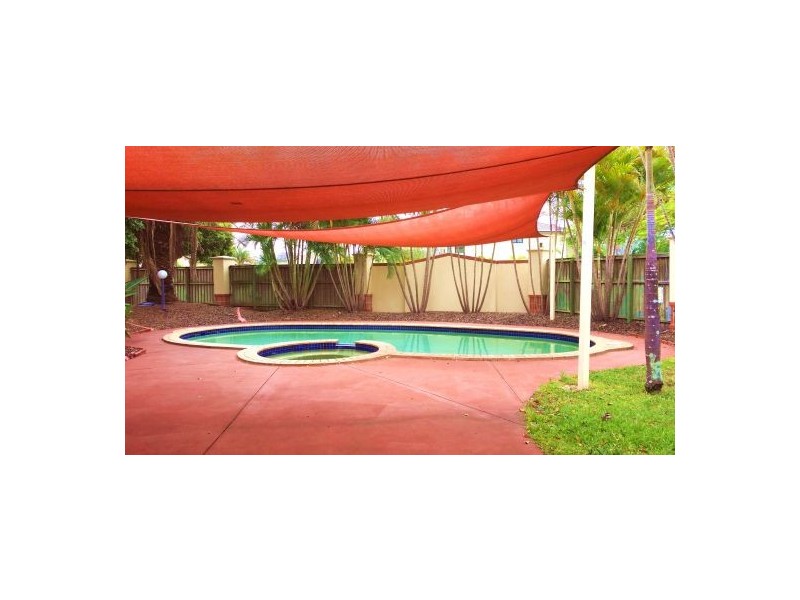 3/8 Manor St, Eight Mile Plains QLD 4113