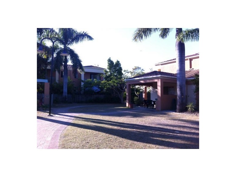 1/ 1 Warbler Parade, Varsity Lakes QLD 4227