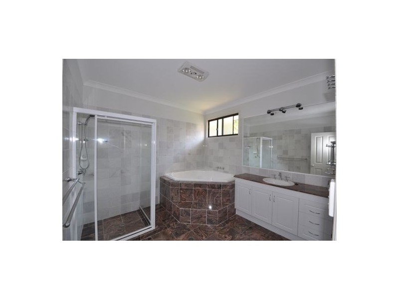 7 Normanby St, Indooroopilly QLD 4068