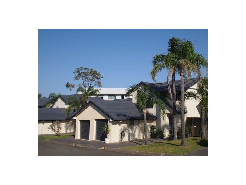 35 Killarney Avenue, Robina QLD 4226