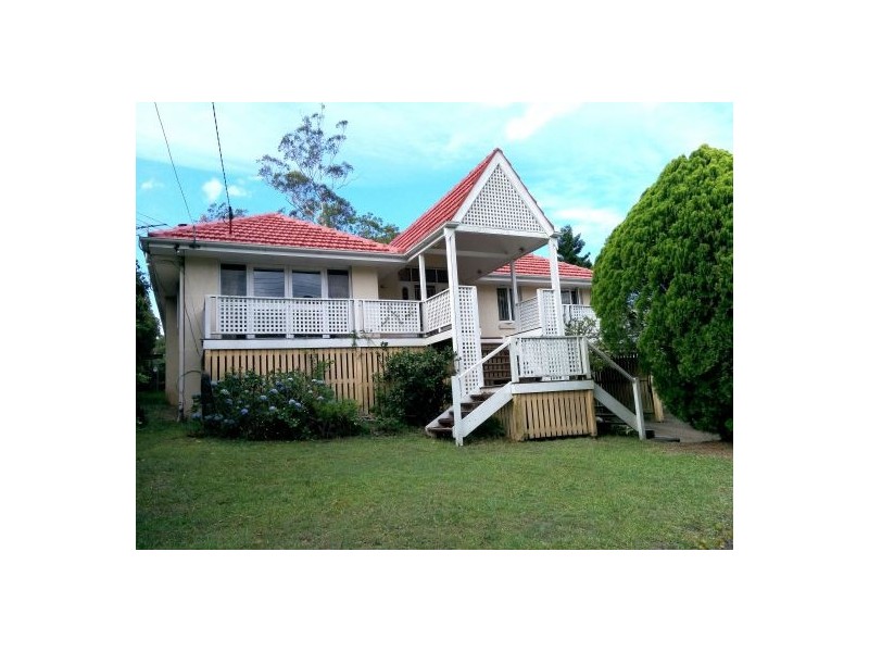 114 Ninth Ave, St Lucia QLD 4067