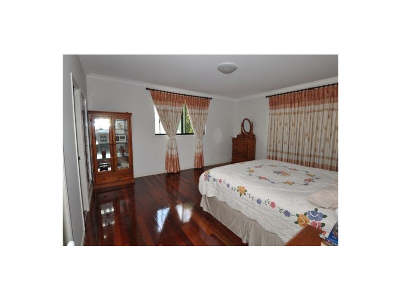 7a Normanby St, Indooroopilly QLD 4068